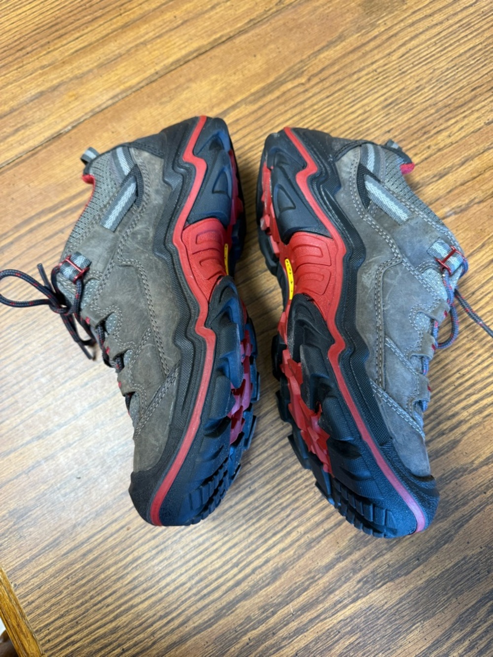 Keen Gray and Red Low-Top Hiking Shoes - Picture 4 of 5